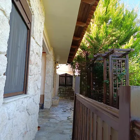 House In The Forest * Pisia