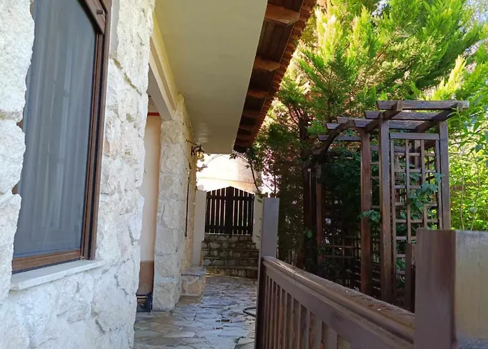 House In The Forest * Pisia