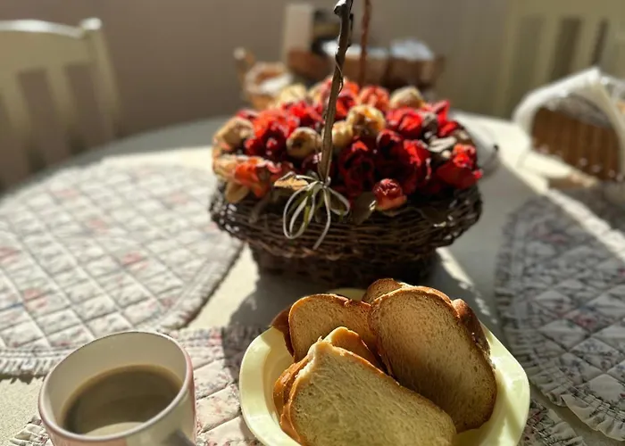 House In The Forest Pisia